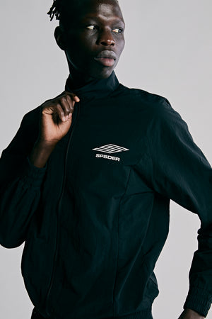 SP5 PRO WINDBREAKER BLACK ON MODEL 1