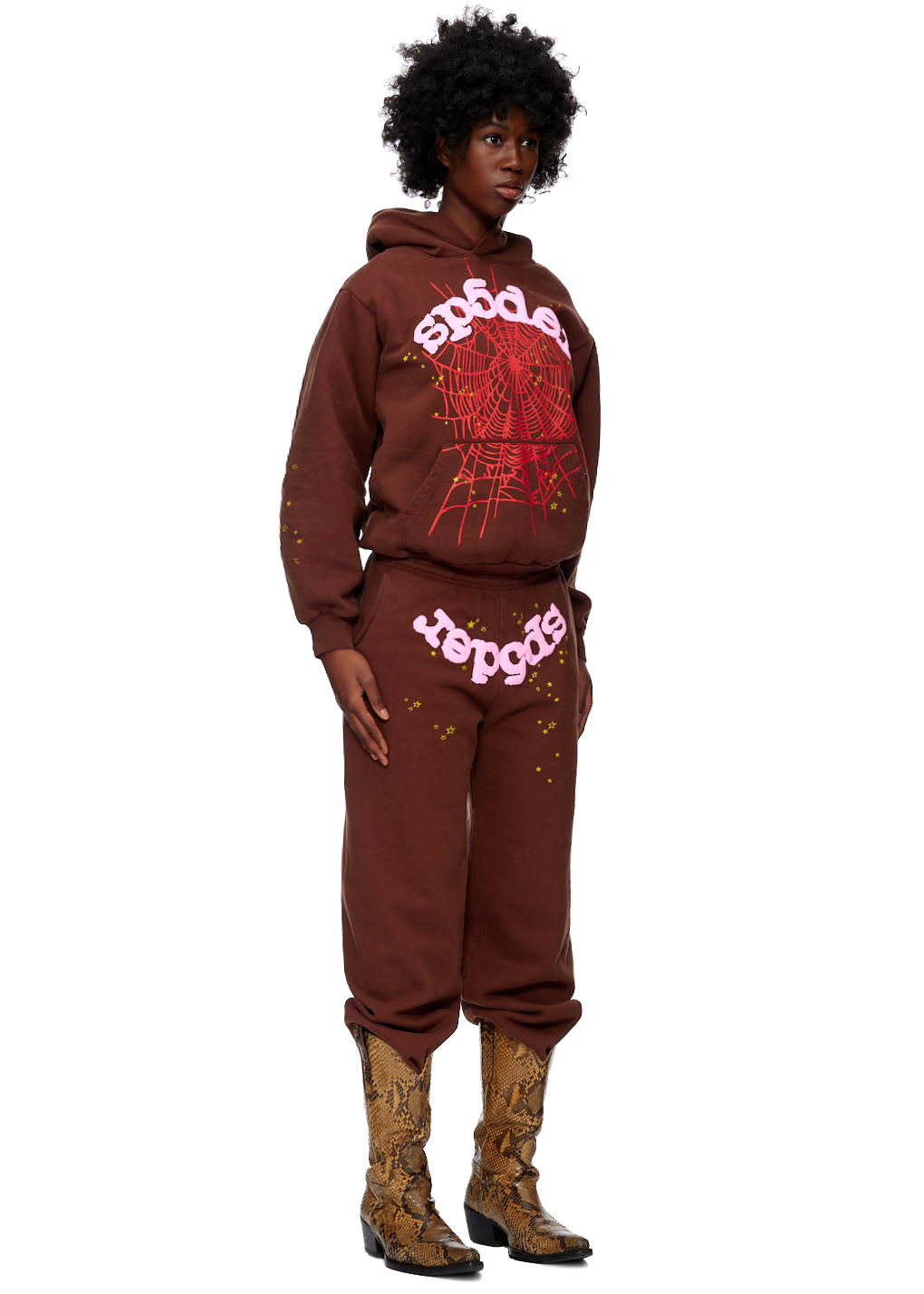 Brown fleece hoodie and sweatpants set with red SP5DER web print and pink puff print lettering.